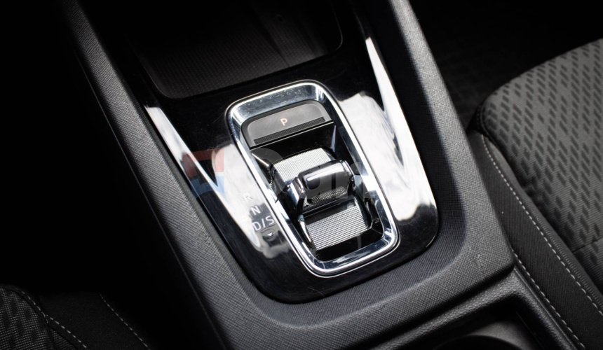 Škoda Octavia Combi 2.0 TDI DSG Style, Matrix LED, HUD, ťažné, KESSY, nelakované, DPH