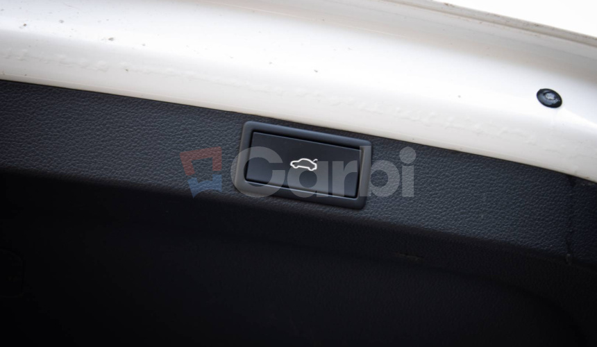 Škoda Octavia Combi 2.0 TDI DSG Style, Matrix LED, HUD, ťažné, KESSY, nelakované, DPH