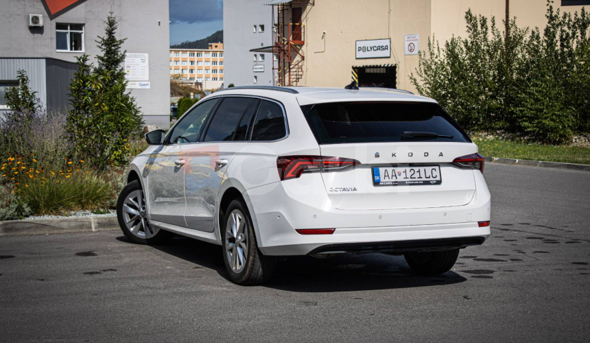 Škoda Octavia Combi 2.0 TDI DSG Style, Matrix LED, HUD, ťažné, KESSY, nelakované, DPH