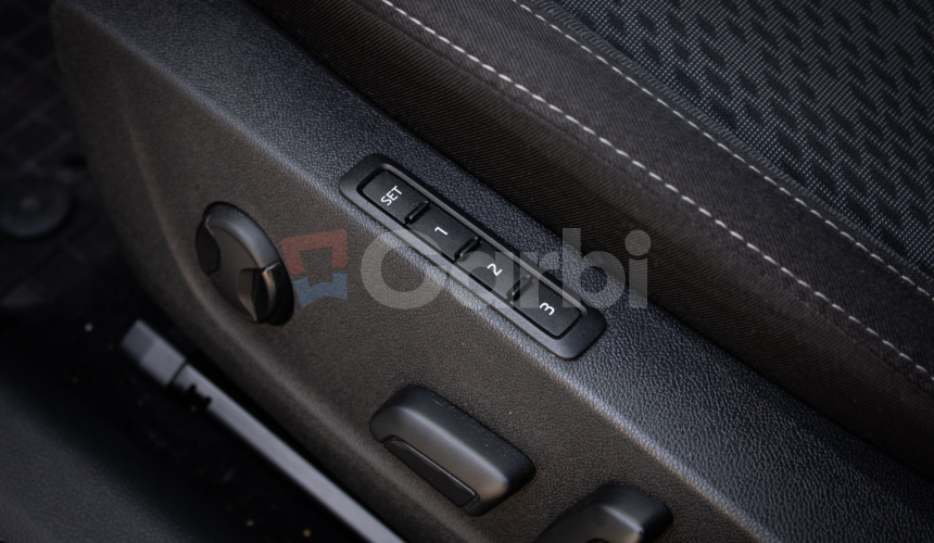 Škoda Octavia Combi 2.0 TDI DSG Style, Matrix LED, HUD, ťažné, KESSY, nelakované, DPH