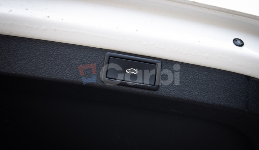 Škoda Octavia Combi 2.0 TDI DSG Style, Matrix LED, HUD, ťažné, KESSY, nelakované, DPH
