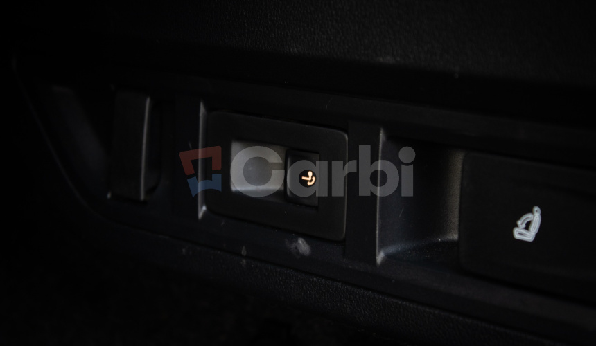 Škoda Octavia Combi 2.0 TDI DSG Style, Matrix LED, HUD, ťažné, KESSY, nelakované, DPH