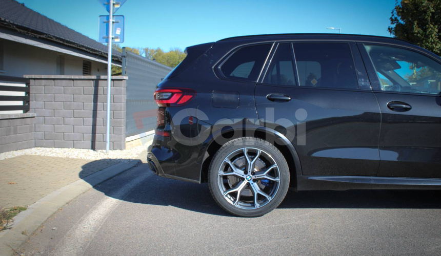 BMW X5 xDrive40i mHEV A/T