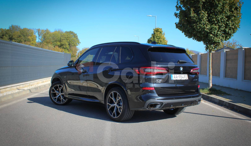 BMW X5 xDrive40i mHEV A/T