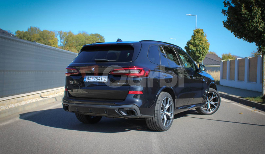 BMW X5 xDrive40i mHEV A/T