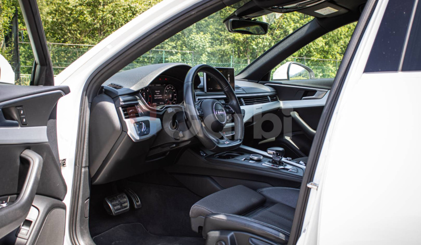 Audi A4 Avant 3.0 TDI V6 Quattro 3x Sline, Virtual cockpit, el. ťažné