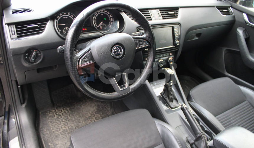 Škoda Octavia Combi 2.0 TDI DPF RS DSG