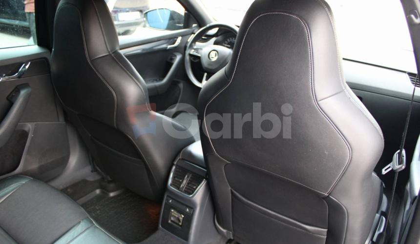 Škoda Octavia Combi 2.0 TDI DPF RS DSG