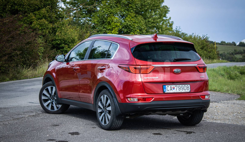 Kia Sportage 1.7 CRDi Gold +, 1. majiteľ, slovenské, nelakované, v záruke