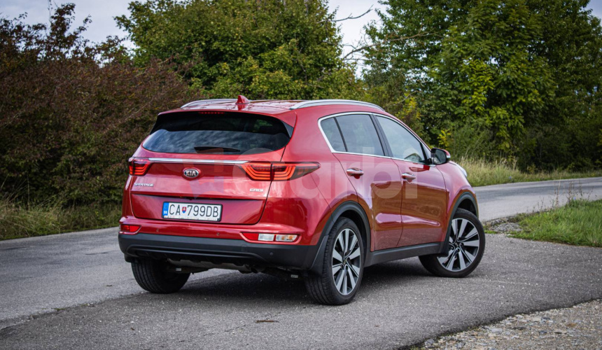 Kia Sportage 1.7 CRDi Gold +, 1. majiteľ, slovenské, nelakované, v záruke
