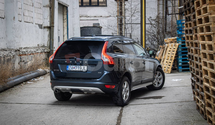 Volvo XC60 D5 AWD Summun, Webasto, Pano, Asistenti, Dynaudio, 2x Alu, Ťažné