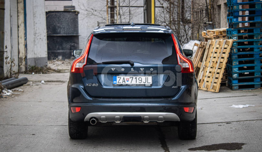 Volvo XC60 D5 AWD Summun, Webasto, Pano, Asistenti, Dynaudio, 2x Alu, Ťažné