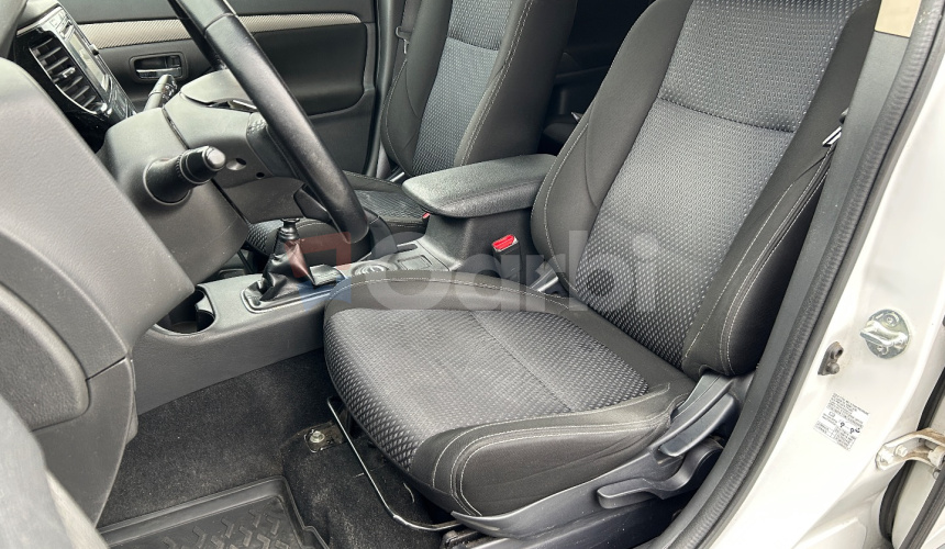 Mitsubishi Outlander MITSUBISHI