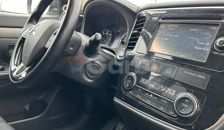 Mitsubishi Outlander MITSUBISHI