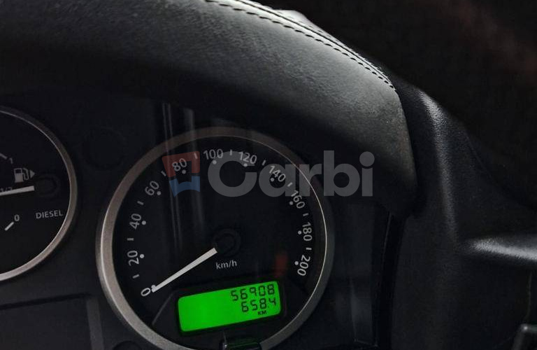 Land Rover Defender 90 2.2D Hard Top