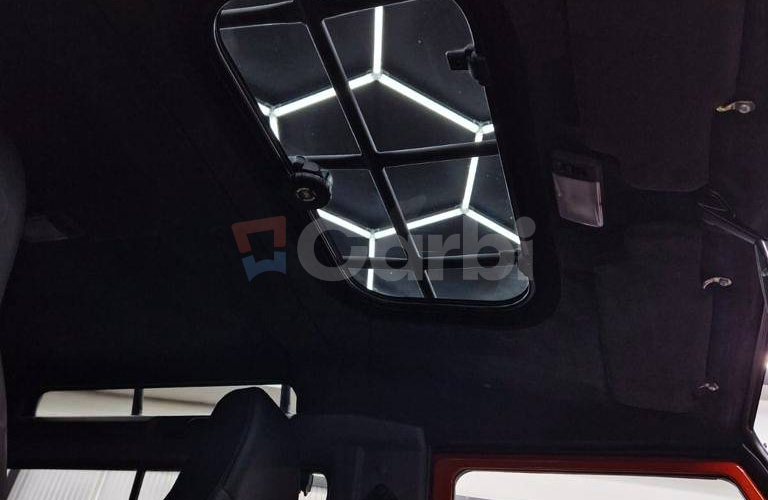 Land Rover Defender 90 2.2D Hard Top