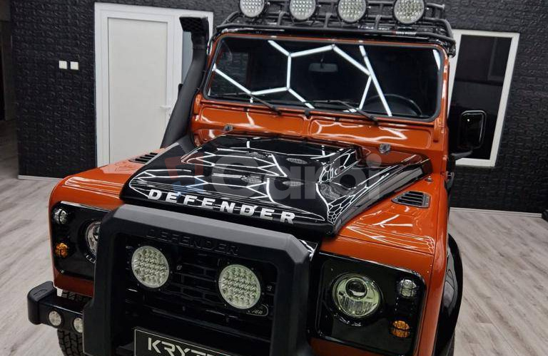 Land Rover Defender 90 2.2D Hard Top