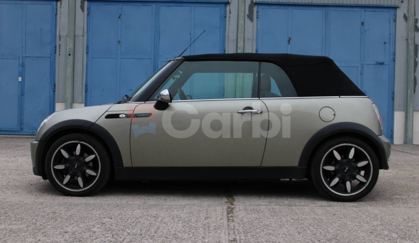 Mini Cooper Cabrio Sidewalk