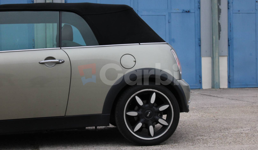 Mini Cooper Cabrio Sidewalk