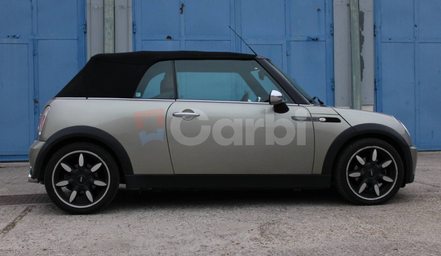 Mini Cooper Cabrio Sidewalk