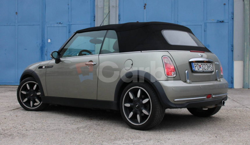 Mini Cooper Cabrio Sidewalk