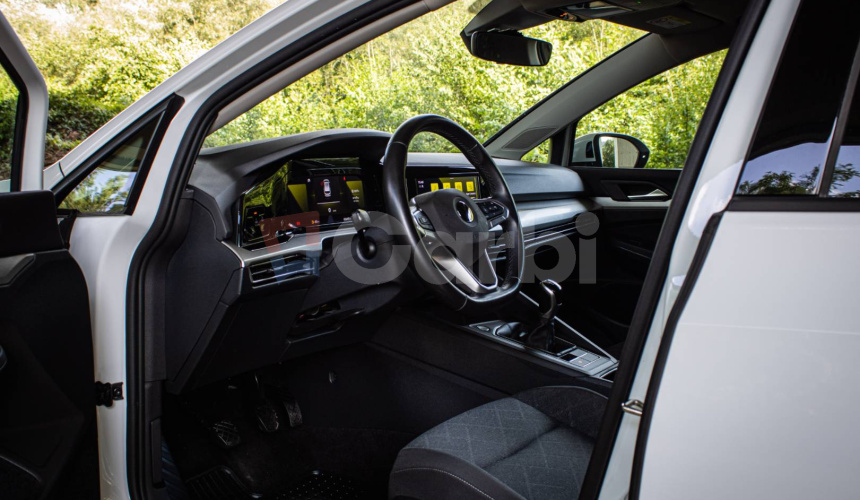 Volkswagen Golf Variant 1.5 TSI Life, Slovenské, Mŕtvy uhol, Lane assist, Adaptívny tempomat, k