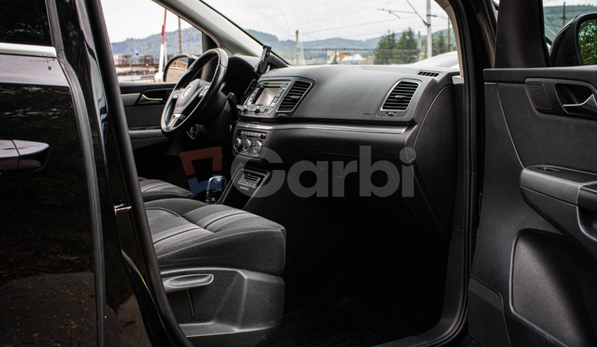 Volkswagen Sharan 2.0 TDI CR DSG, Bixenón, Navi, Ťažné, nelakované, vymenené rozvody, Nová STK