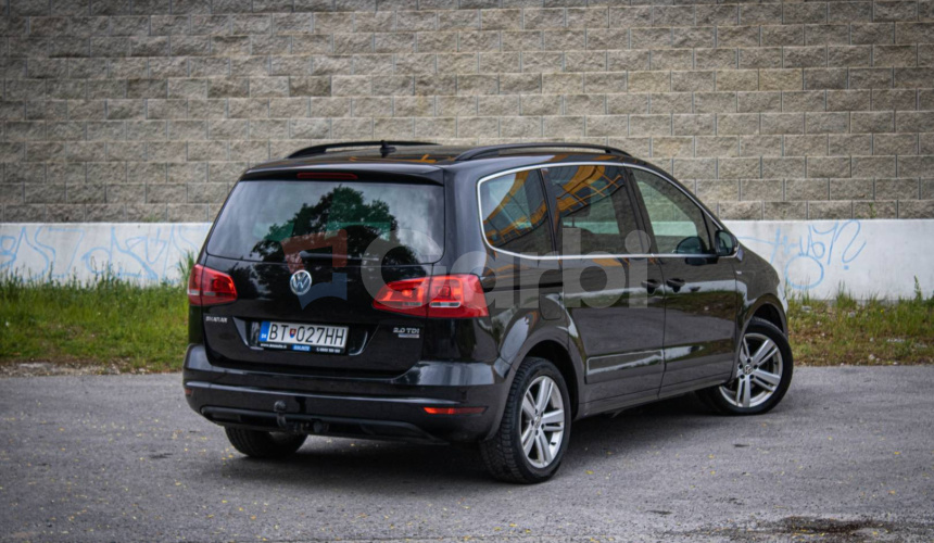 Volkswagen Sharan 2.0 TDI CR DSG, Bixenón, Navi, Ťažné, nelakované, vymenené rozvody, Nová STK