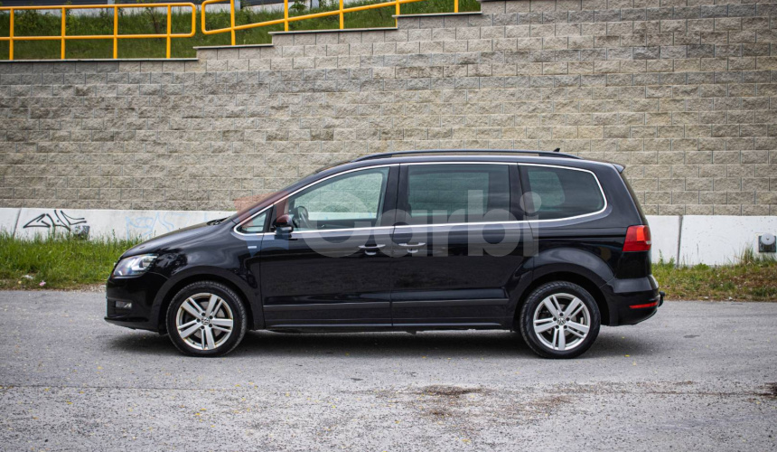 Volkswagen Sharan 2.0 TDI CR DSG, Bixenón, Navi, Ťažné, nelakované, vymenené rozvody, Nová STK