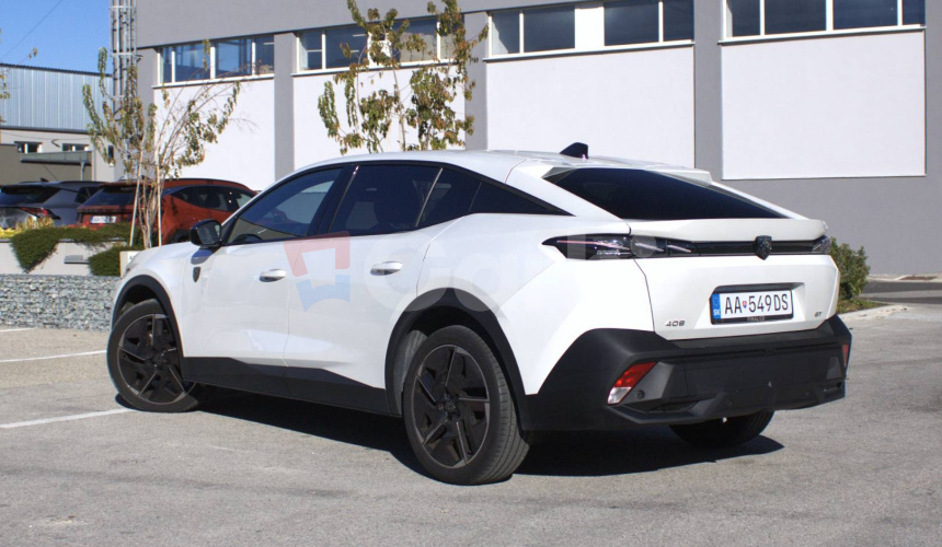 Peugeot 408 1.2 PureTech 130 GT EAT8