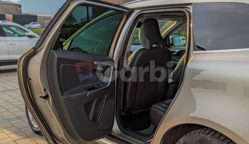 Volvo XC60 D4 Momentum Geartronic AWD, 120kW, A6, 5d.
