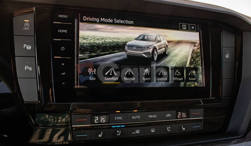 Volkswagen Touareg 3.0 V6 TDI 170 kW Matrix, Vzduch, Masáž