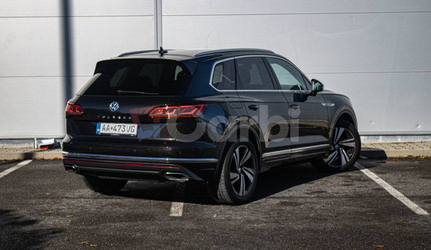 Volkswagen Touareg 3.0 V6 TDI 170 kW Matrix, Vzduch, Masáž