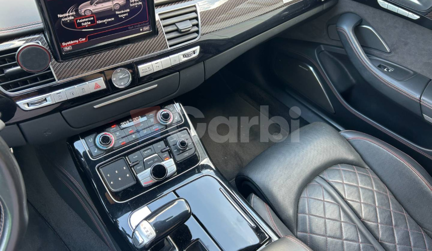Audi S8 PLUS Quattro AT8 (605k)