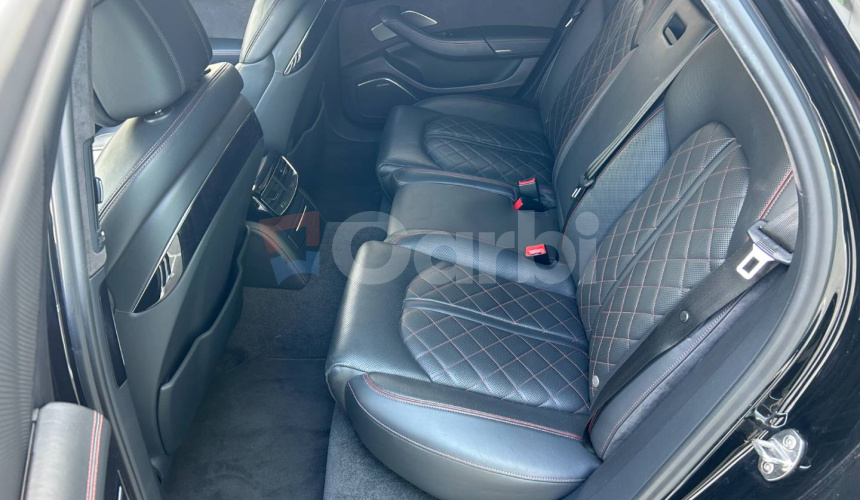Audi S8 PLUS Quattro AT8 (605k)