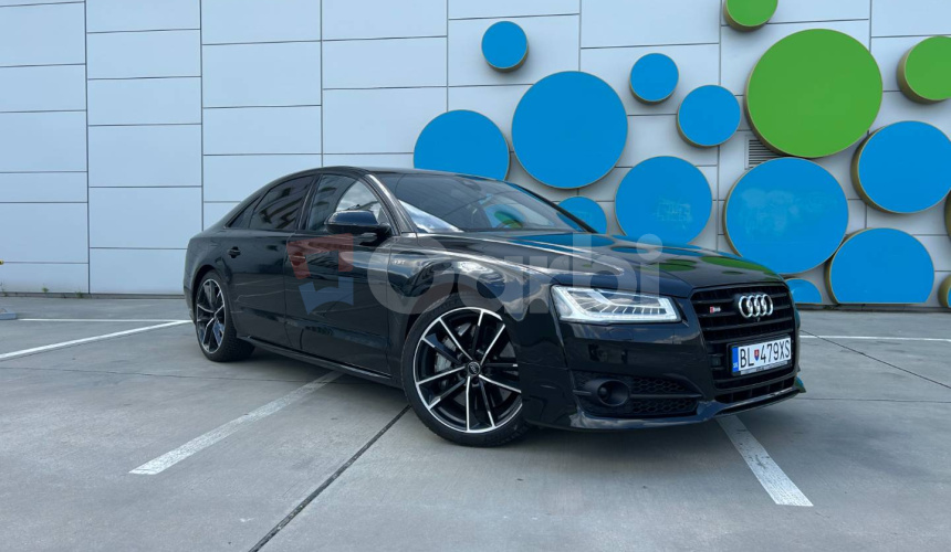 Audi S8 PLUS Quattro AT8 (605k)