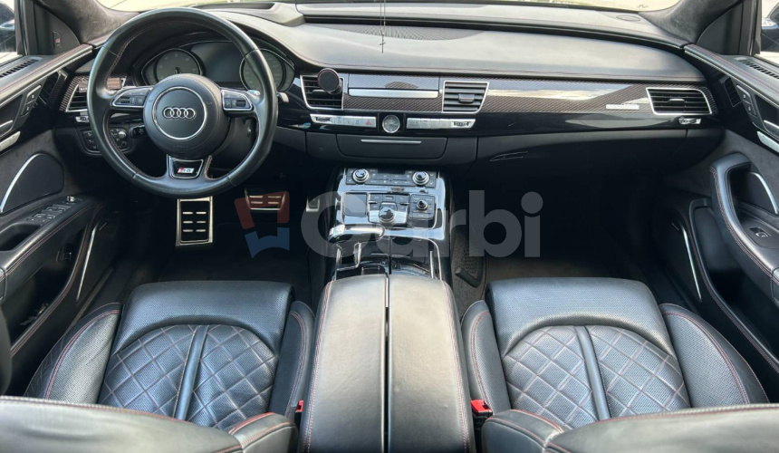 Audi S8 PLUS Quattro AT8 (605k)