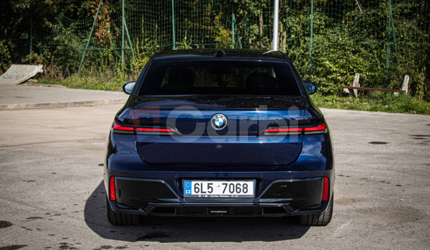 BMW Rad 7 740d xDrive M Sport PRO v záruke, Webasto, Bowers &amp; Wilkins, natáčanie nápravy