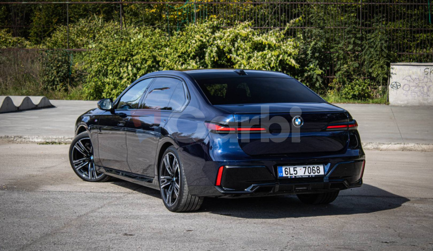 BMW Rad 7 740d xDrive M Sport PRO v záruke, Webasto, Bowers &amp; Wilkins, natáčanie nápravy