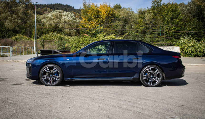BMW Rad 7 740d xDrive M Sport PRO v záruke, Webasto, Bowers &amp; Wilkins, natáčanie nápravy
