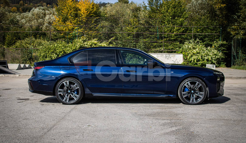 BMW Rad 7 740d xDrive M Sport PRO v záruke, Webasto, Bowers &amp; Wilkins, natáčanie nápravy