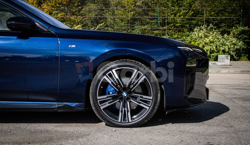 BMW Rad 7 740d xDrive M Sport PRO v záruke, Webasto, Bowers &amp; Wilkins, natáčanie nápravy