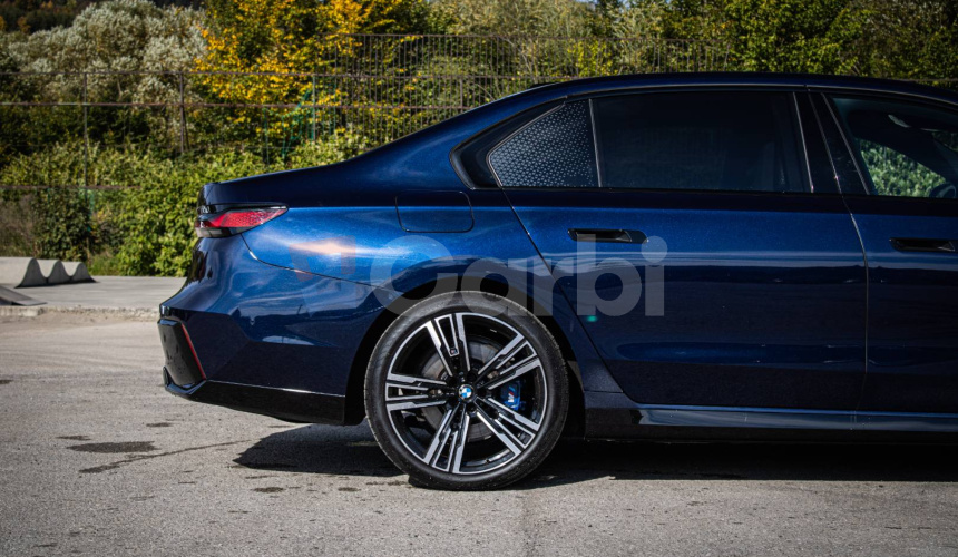 BMW Rad 7 740d xDrive M Sport PRO v záruke, Webasto, Bowers &amp; Wilkins, natáčanie nápravy
