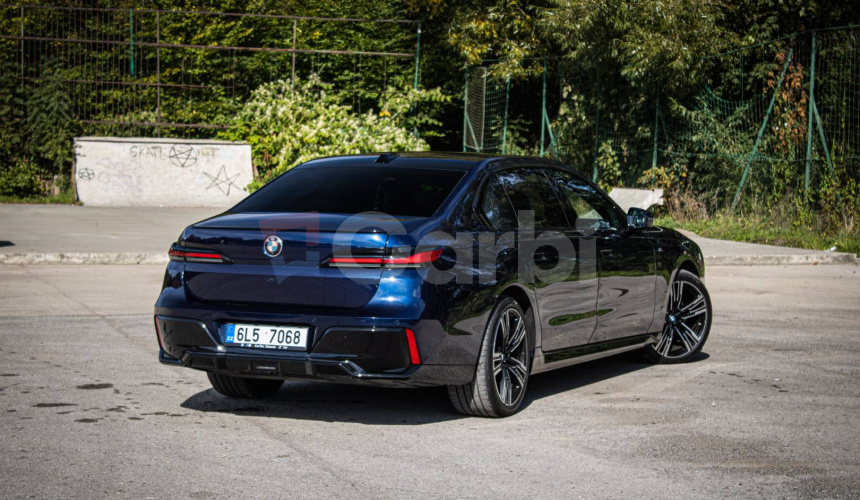BMW Rad 7 740d xDrive M Sport PRO v záruke, Webasto, Bowers &amp; Wilkins, natáčanie nápravy