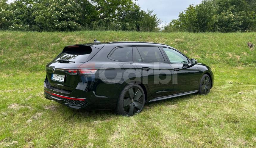 Volkswagen Passat Variant R-Line 2.0 TDI DSG 110KW Black Edition