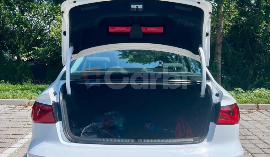 Audi A3 Limuzína 1.6 TDI 110k Ambiente S tronic