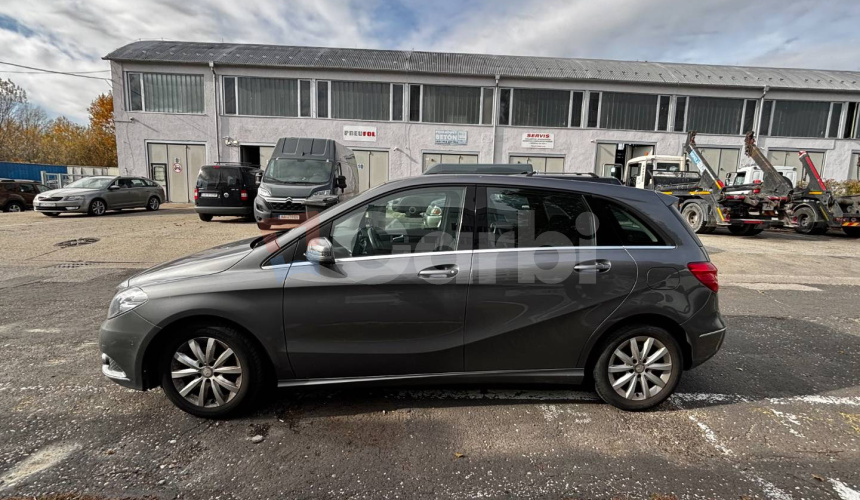 Mercedes-Benz B trieda 180 A/T