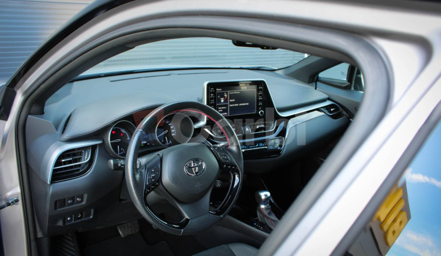 Toyota C-HR Hybrid GR Sport e‑CVT SR vozidlo