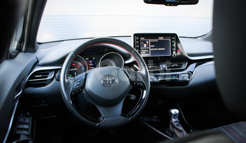 Toyota C-HR Hybrid GR Sport e‑CVT SR vozidlo