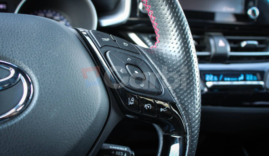 Toyota C-HR Hybrid GR Sport e‑CVT SR vozidlo